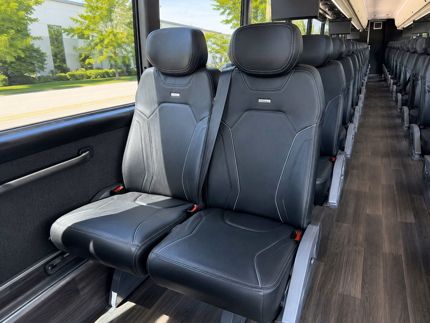 salem vineyard and winery wedding shuttle bus rentals